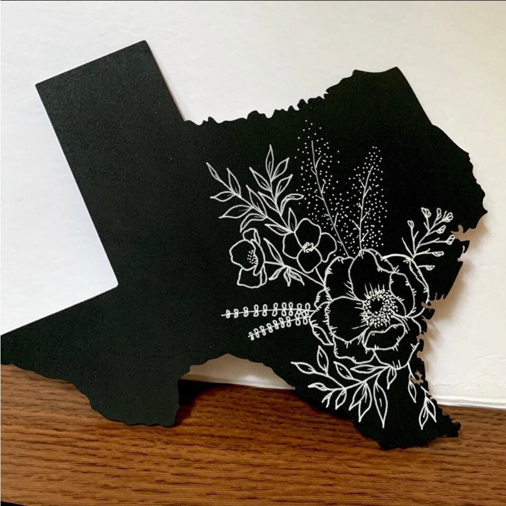 Black and White Modern Floral Wood Texas Cutout Wall Decor ART